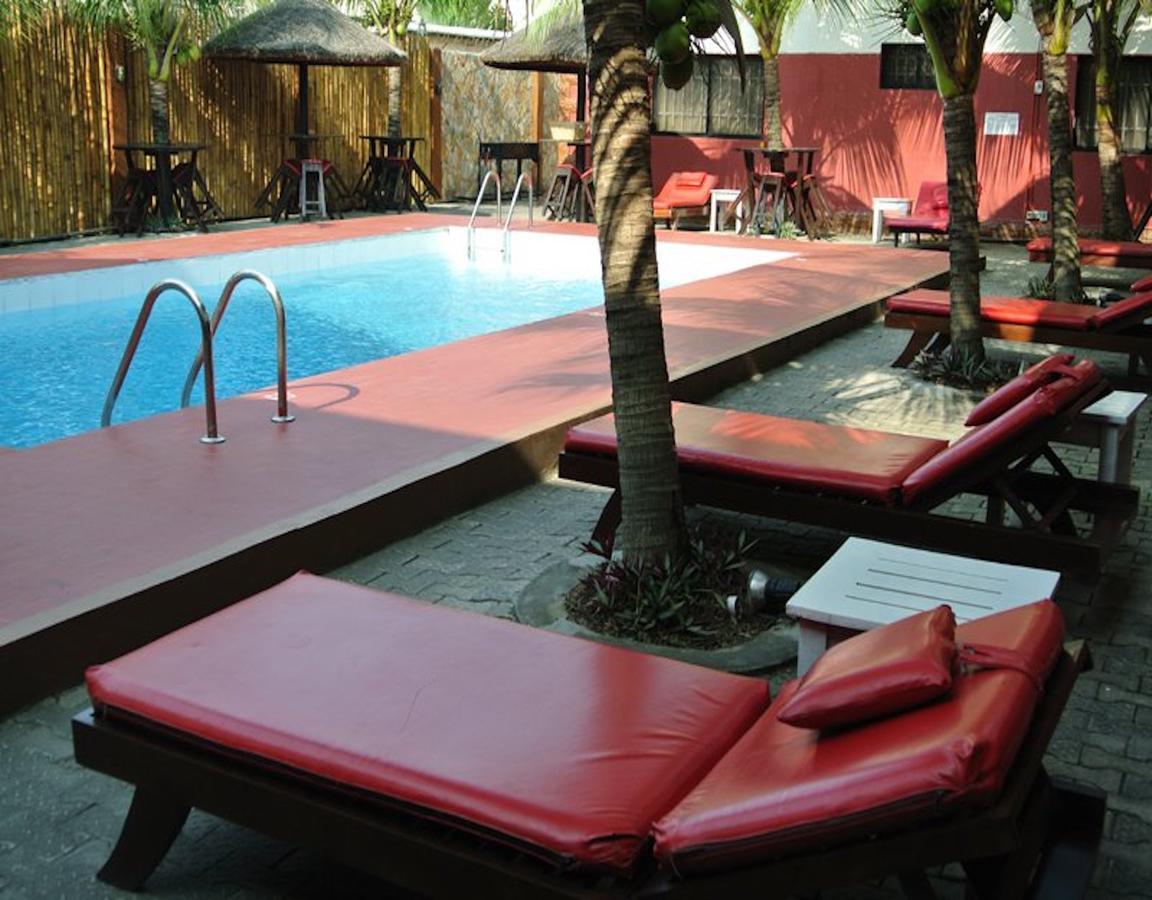 La Playa Suites Lagos Exterior photo